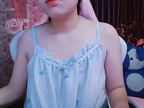 Julie Ulie online show from June 2026 01:35:01 AM
