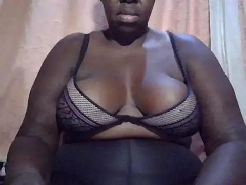 Snapshot of queenrosa3 chatting on June 2026 07:53:02 AM queenrosa3 online show from June 2026 07:53:02 AM