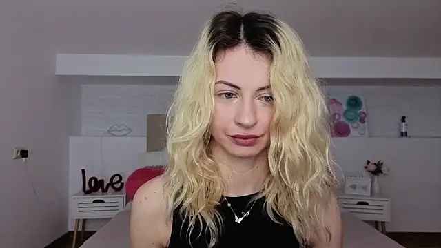 Snapshot of Fallen-angel1- chatting on May 2026 01:39:02 PM Fallen-angel1- online show from May 2026 01:39:02 PM