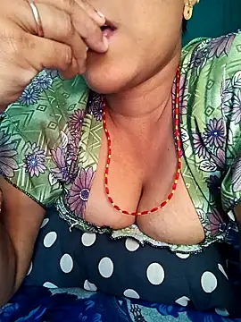Snapshot of ritu4 chatting on May 2026 06:43:01 AM ritu4 online show from May 2026 06:43:01 AM