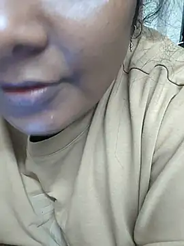 Snapshot of Yazhi_THUG_DeSi chatting on May 2026 01:29:01 PM Yazhi THUG DeSi online show from May 2026 01:29:01 PM