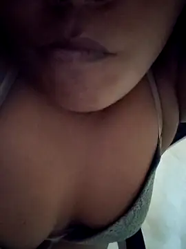 Snapshot of Yazhi_THUG_DeSi chatting on May 2026 10:01:02 AM Yazhi THUG DeSi online show from May 2026 10:01:02 AM