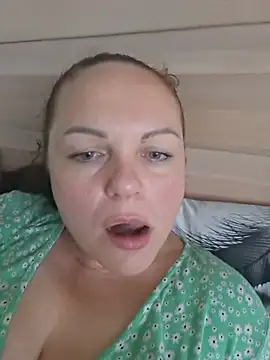 Snapshot of Meri_a chatting on July 2026 01:17:02 PM Meri a online show from July 2026 01:17:02 PM