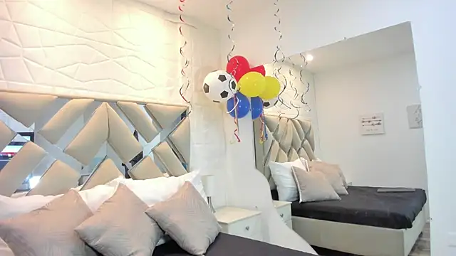 valentinasu online show from June 2026 11:38:02 AM