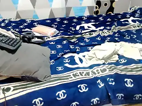 Snapshot of Trish_CurveCock chatting on June 2026 06:52:02 AM Trish CurveCock online show from June 2026 06:52:02 AM