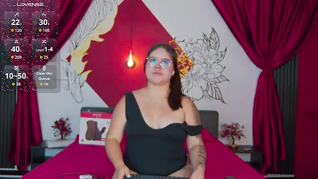 Snapshot of Lia_Avalon chatting on June 2026 11:43:01 AM Lia Avalon online show from June 2026 11:43:01 AM