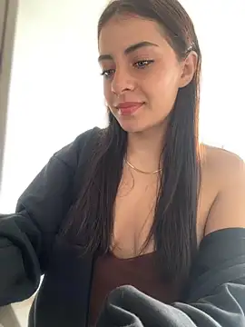 Hanna Cruz  online show from May 2026 04:01:01 PM