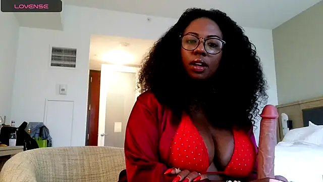 Snapshot of CyndyLouWho chatting on July 2026 06:19:02 PM CyndyLouWho online show from July 2026 06:19:02 PM