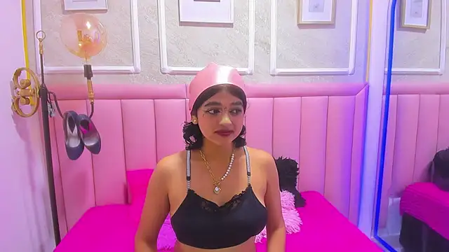 Snapshot of velvet_girll chatting on July 2026 01:40:01 PM velvet girll online show from July 2026 01:40:01 PM