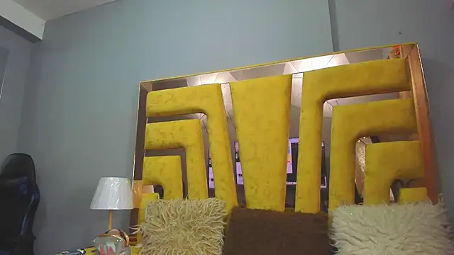 VikyThomsonn online show from July 2026 01:21:02 PM