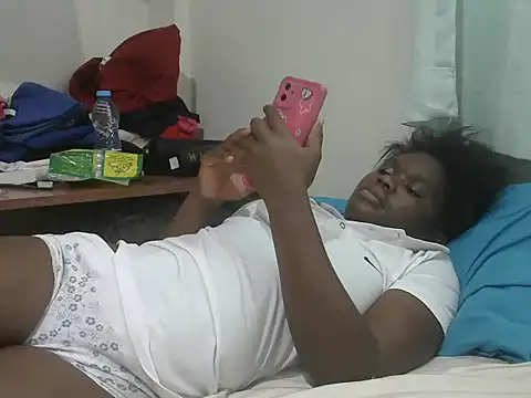 Snapshot of ebony_swit chatting on June 2026 06:25:01 AM ebony swit online show from June 2026 06:25:01 AM