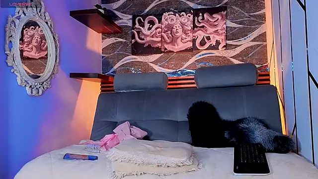 Snapshot of Cloee_cameron chatting on June 2026 07:55:02 PM Cloee cameron online show from June 2026 07:55:02 PM