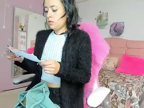 ivyyemerald  online show from May 2026 12:03:02 PM