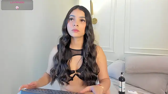 Snapshot of Alana_cutte chatting on May 2026 05:28:02 AM Alana cutte online show from May 2026 05:28:02 AM