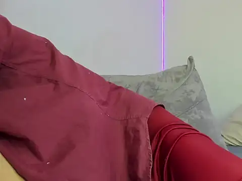 Snapshot of skoook_gray_ chatting on May 2026 05:33:01 PM skoook gray online show from May 2026 05:33:01 PM