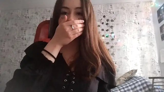 Pollykiss online show from June 2026 09:31:01 AM