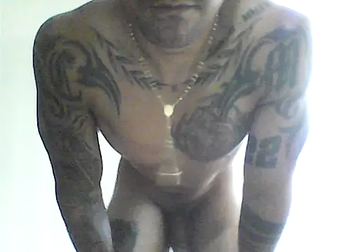 Snapshot of musclebody12 chatting on May 2026 09:33:01 PM musclebody12 online show from May 2026 09:33:01 PM