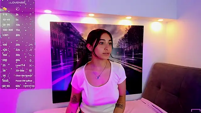 Snapshot of Nina-Mars chatting on May 2026 04:27:01 PM Nina-Mars online show from May 2026 04:27:01 PM