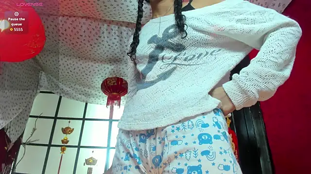 Snapshot of Aurora_Gatty chatting on June 2026 07:37:02 PM Aurora Gatty online show from June 2026 07:37:02 PM