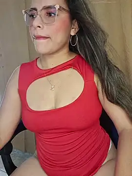 Estrella em online show from May 2026 06:39:02 PM