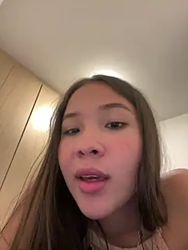 Snapshot of bellaroch chatting on May 2026 03:36:02 AM bellaroch online show from May 2026 03:36:02 AM
