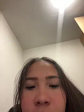 Snapshot of bellaroch chatting on June 2026 01:43:02 AM bellaroch online show from June 2026 01:43:02 AM