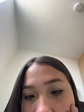 Snapshot of bellaroch chatting on June 2026 05:39:02 PM bellaroch online show from June 2026 05:39:02 PM