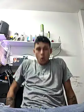 Snapshot of tom_latin chatting on June 2026 02:28:02 AM tom latin online show from June 2026 02:28:02 AM