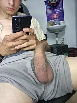 Snapshot of tom_latin chatting on July 2026 07:07:01 AM tom latin online show from July 2026 07:07:01 AM