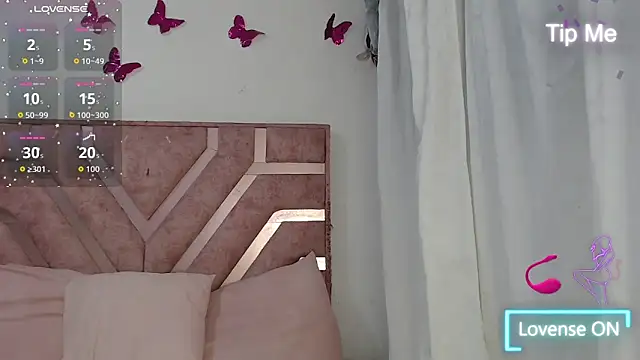 Snapshot of Angel-Hott_ chatting on June 2026 03:45:01 AM Angel-Hott online show from June 2026 03:45:01 AM