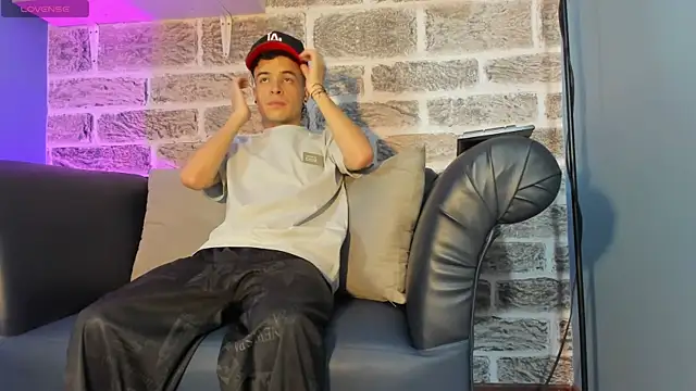 kevinn bluee online show from May 2026 09:24:02 PM