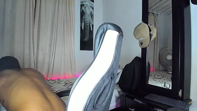 LucasWatsonnn online show from June 2026 01:28:02 AM