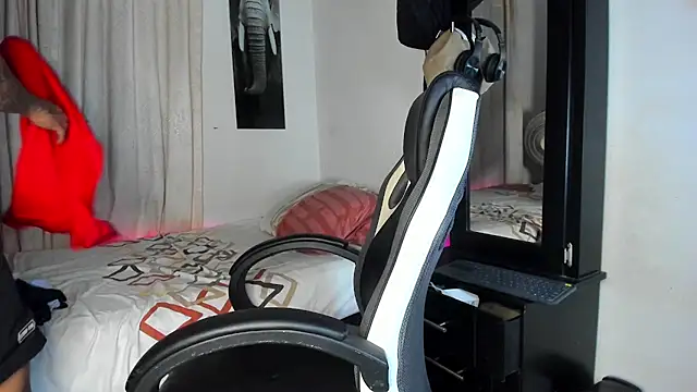 LucasWatsonnn online show from June 2026 03:39:02 AM