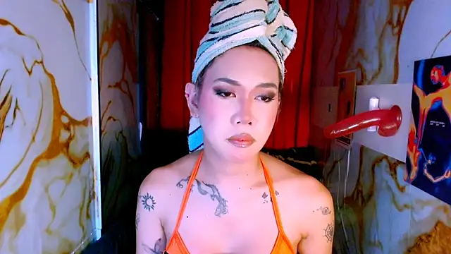 Snapshot of empressqueen_zoe chatting on June 2026 03:39:02 AM empressqueen zoe online show from June 2026 03:39:02 AM