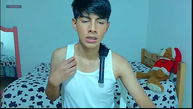 Snapshot of phuwin_bj chatting on June 2026 05:40:01 AM phuwin bj online show from June 2026 05:40:01 AM