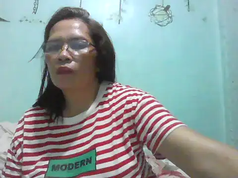 Snapshot of momshe2026 chatting on June 2026 08:03:01 PM momshe2026 online show from June 2026 08:03:01 PM