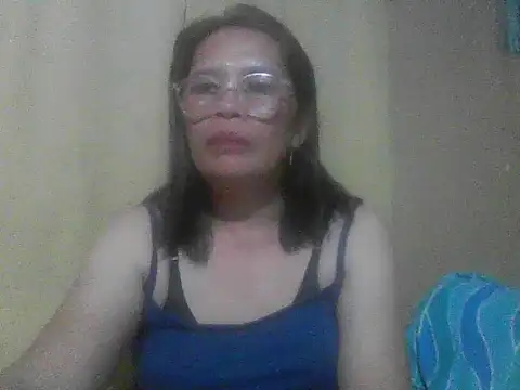 Snapshot of momshe2026 chatting on June 2026 07:19:01 PM momshe2026 online show from June 2026 07:19:01 PM