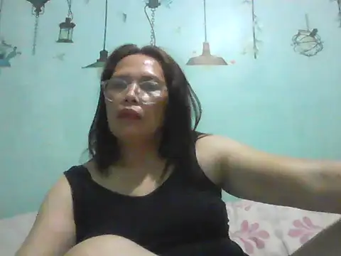 momshe2026 online show from May 2026 08:03:02 PM