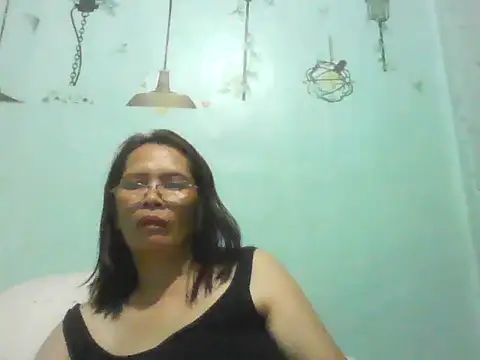 Snapshot of momshe2026 chatting on June 2026 01:22:01 PM momshe2026 online show from June 2026 01:22:01 PM