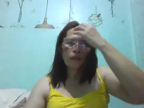 Snapshot of momshe2026 chatting on June 2026 01:34:01 PM momshe2026 online show from June 2026 01:34:01 PM