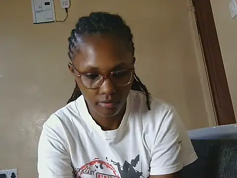 Snapshot of Littlemissbarbie chatting on May 2026 07:11:01 PM Littlemissbarbie online show from May 2026 07:11:01 PM