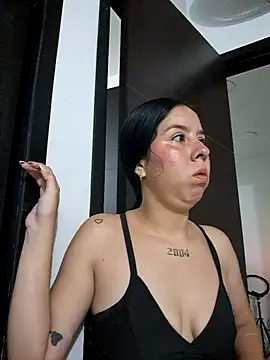 HOTANDSKINNY online show from July 2026 11:43:01 AM