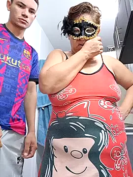 HOTANDSKINNY online show from July 2026 11:17:01 AM