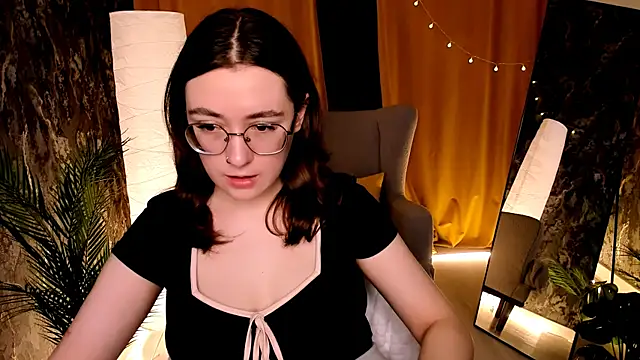 Snapshot of polly_pop_ chatting on June 2026 03:06:02 AM polly pop online show from June 2026 03:06:02 AM