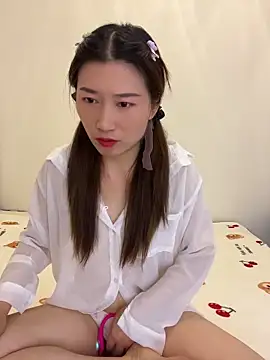 qiuqiu 018 online show from May 2026 11:48:02 PM