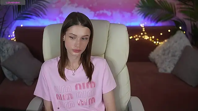 SophiaDream  online show from May 2026 01:30:01 PM