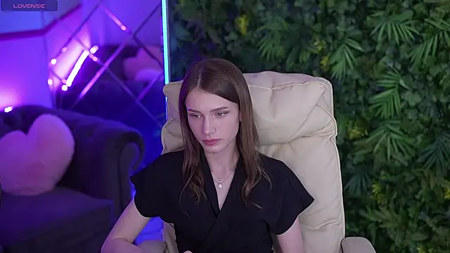 SophiaDream  online show from May 2026 05:38:01 AM