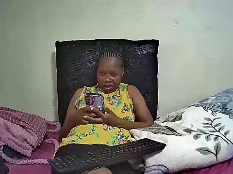 YourGirlTracy online show from May 2026 03:40:01 PM