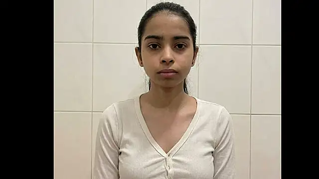 Snapshot of Snowkirti_96 chatting on May 2026 12:57:02 PM Snowkirti 96 online show from May 2026 12:57:02 PM