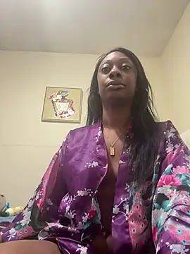 Prettylondond online show from May 2026 10:22:01 AM
